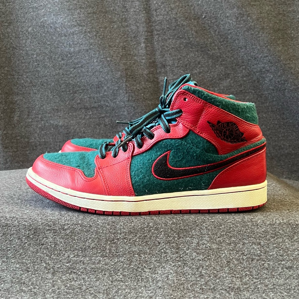 Air Jordan 1 Mid Gym Red Dark Sea Basketball Shoes